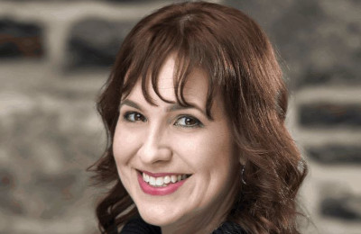 Author and publisher Dr. Emily McEwan tells us about her books, publishing company, and what she is doing to help revitalize Scottish Gaelic.